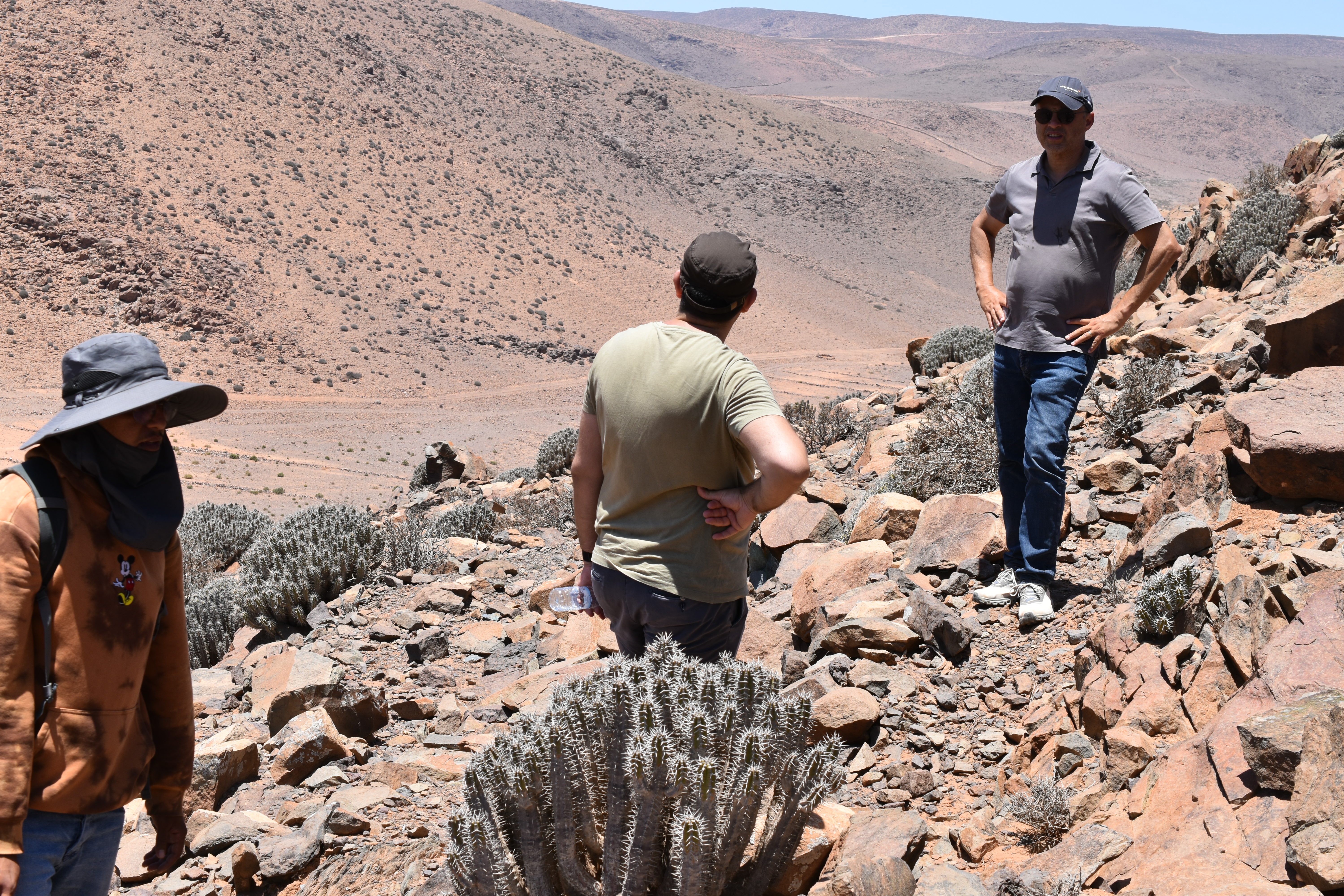 GMD geologists on site in the Guelmim-Oued Noun region